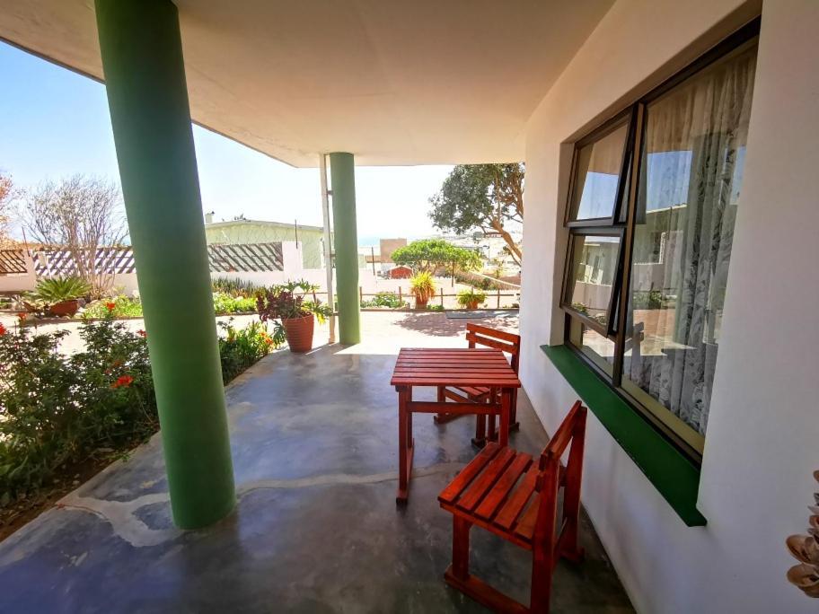 Zur Waterkant Guesthouse Lüderitz Eksteriør billede